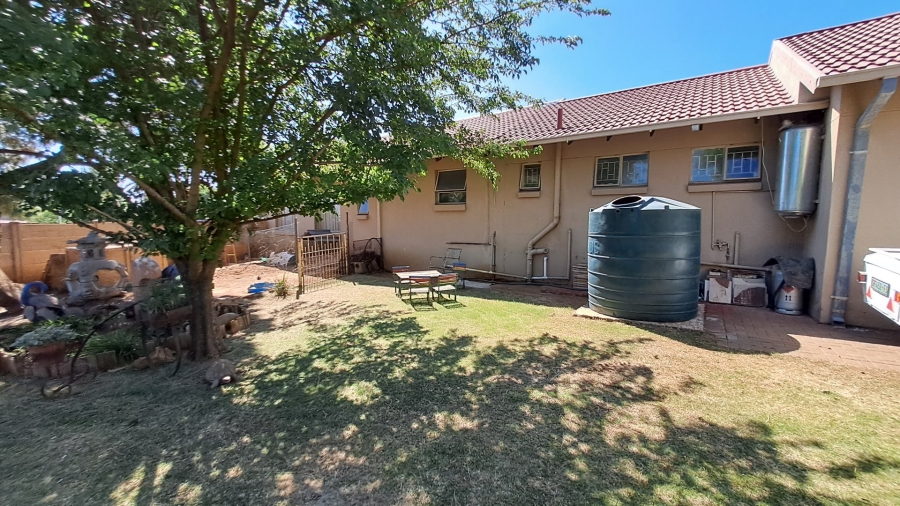 4 Bedroom Property for Sale in Uitsig Free State